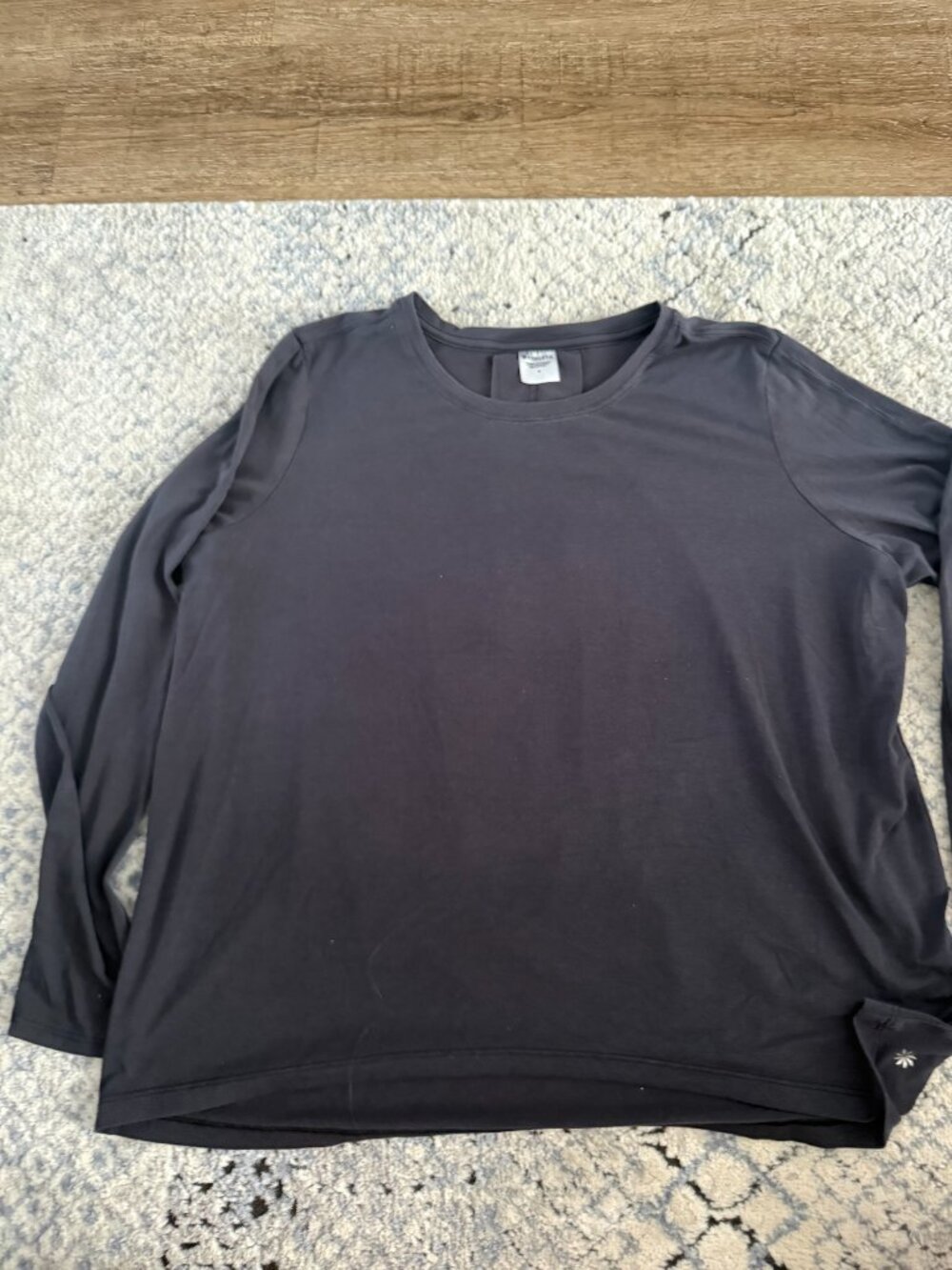 Athleta Navy Blue Long Sleeve Top Crewneck Back Pleat Size M